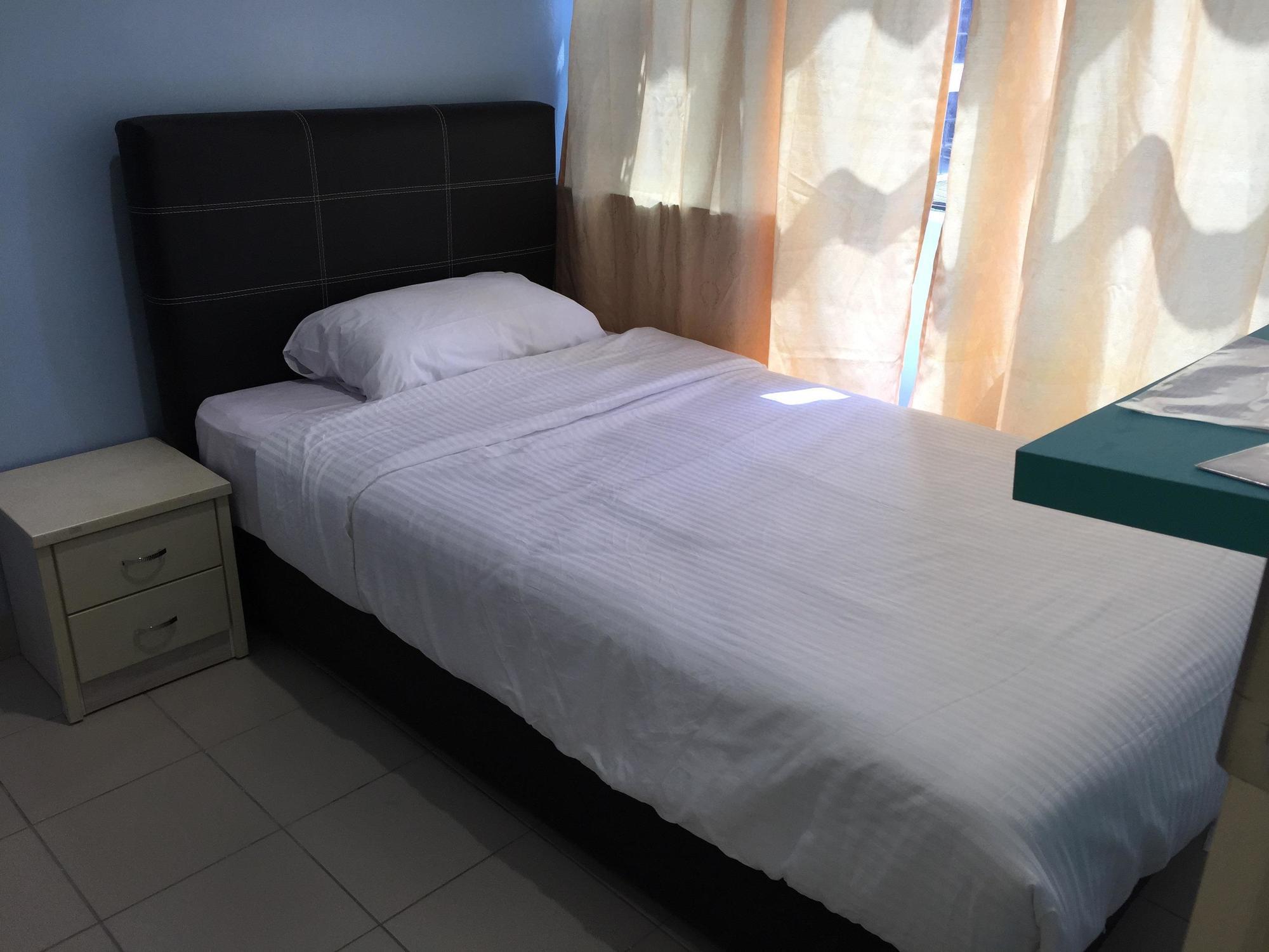 Miri Budget Inn Buitenkant foto