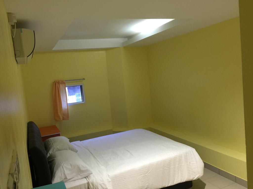 Miri Budget Inn Buitenkant foto